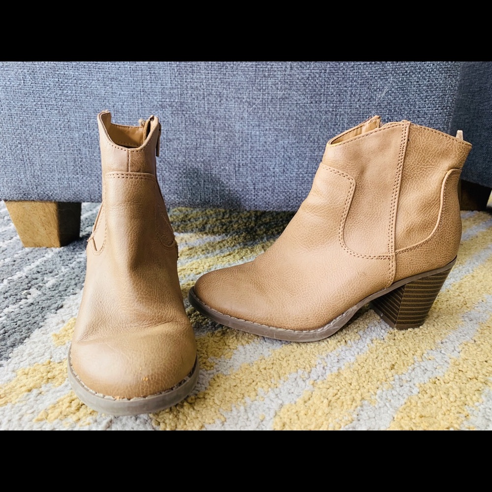 Old Navy heeled ankle boots